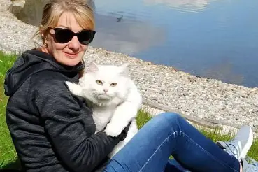Алина с кошкой Соней